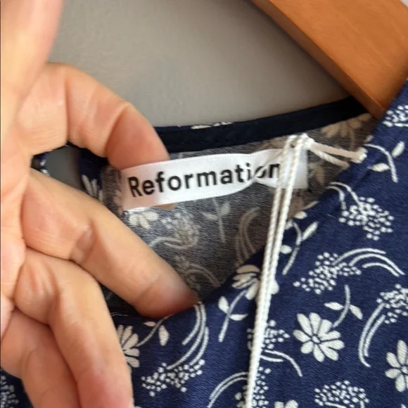 Reformation - Dark Blue & White Floral Print Long Sleeve Midi Dress Sz 10 NWT - Picture 6 of 13